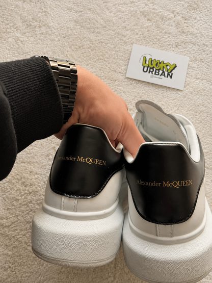 ALEXANDER MCQUEEN OVERSIZED BRANCO / PRETO