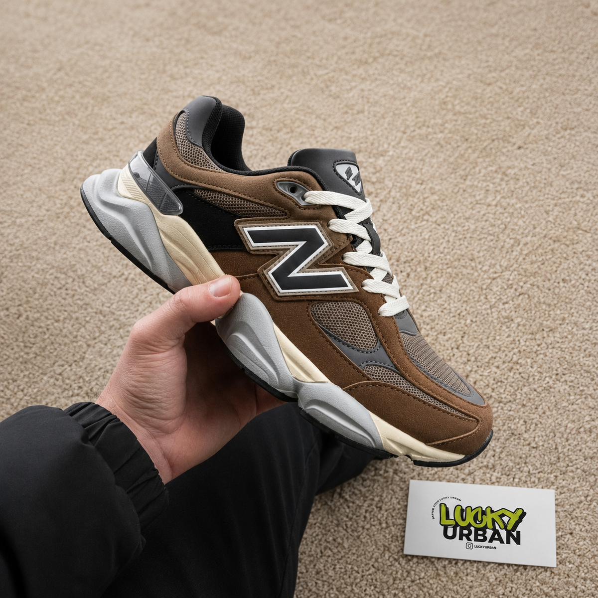 NEW BALANCE 9060 CASTANHO / PRETO