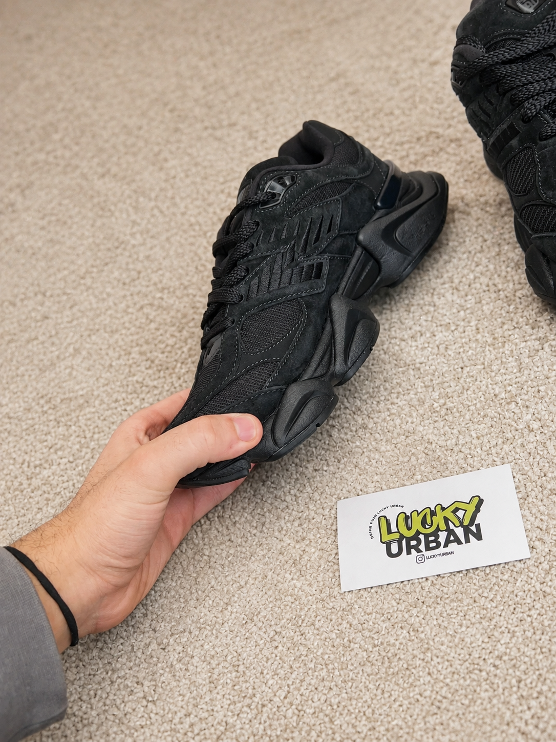 NEW BALANCE 9060 PRETO