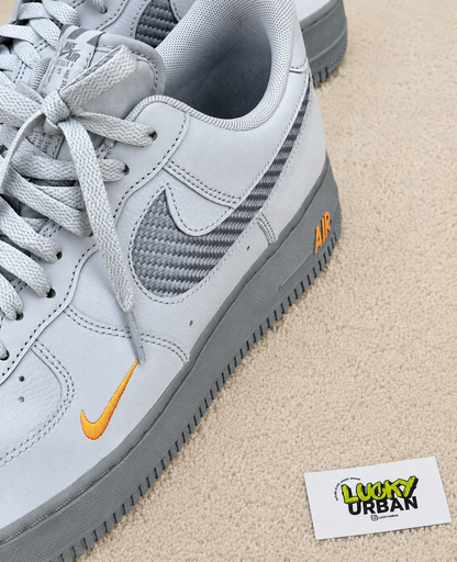NIKE AIR FORCE 1 LOW CINZENTO / LARANJA