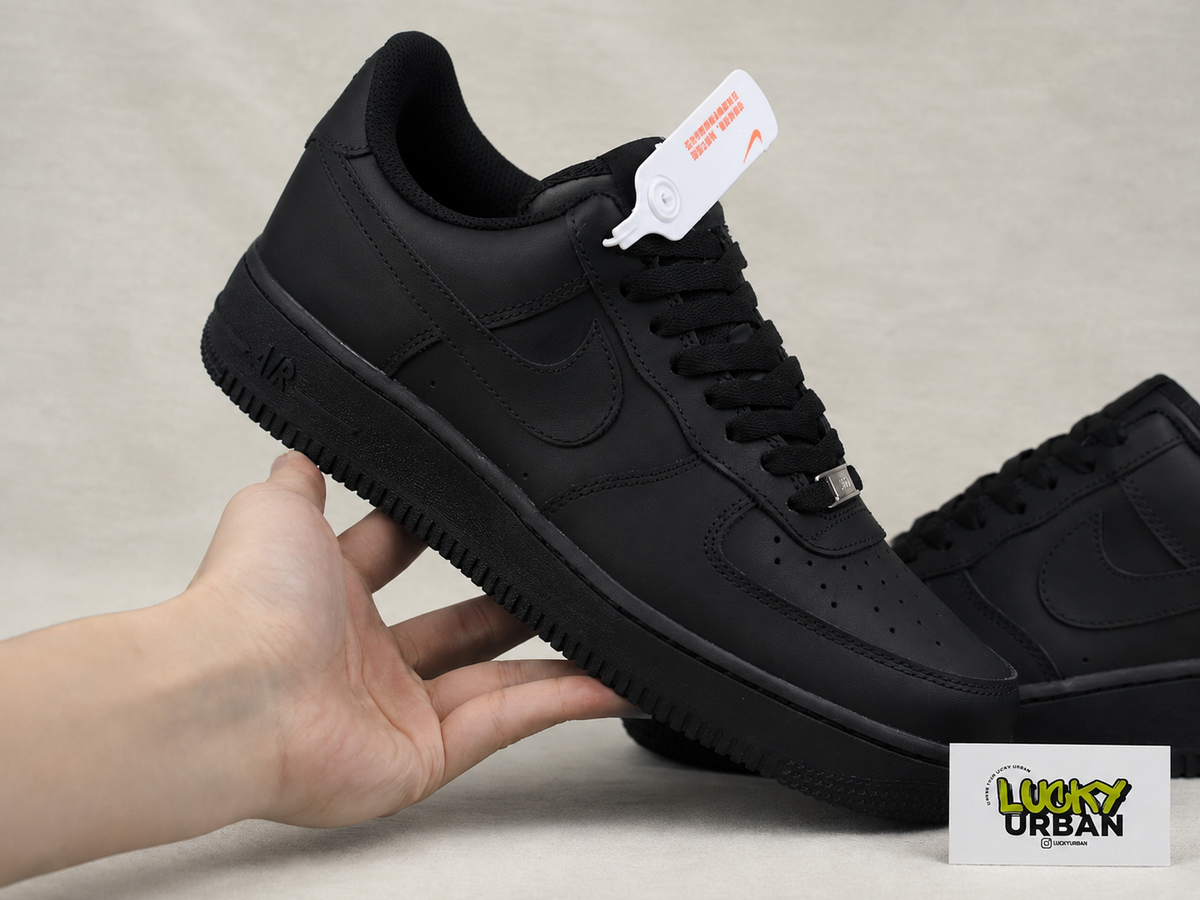 NIKE AIR FORCE 1 LOW PRETO