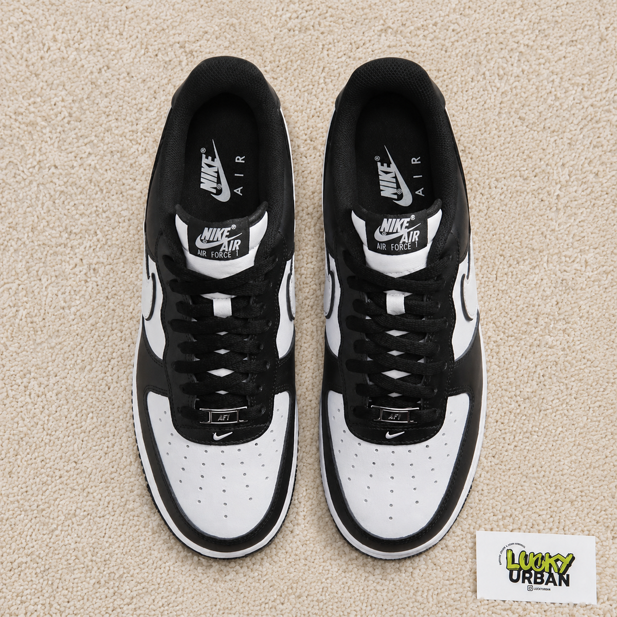 NIKE AIR FORCE 1 LOW PRETO / BRANCO