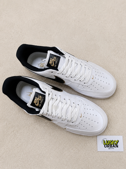 NIKE AIR FORCE 1 LOW BRANCO / PRETO / DOURADO